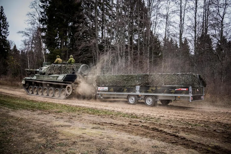 TYSSE XTREME 6827NF, Varehenger