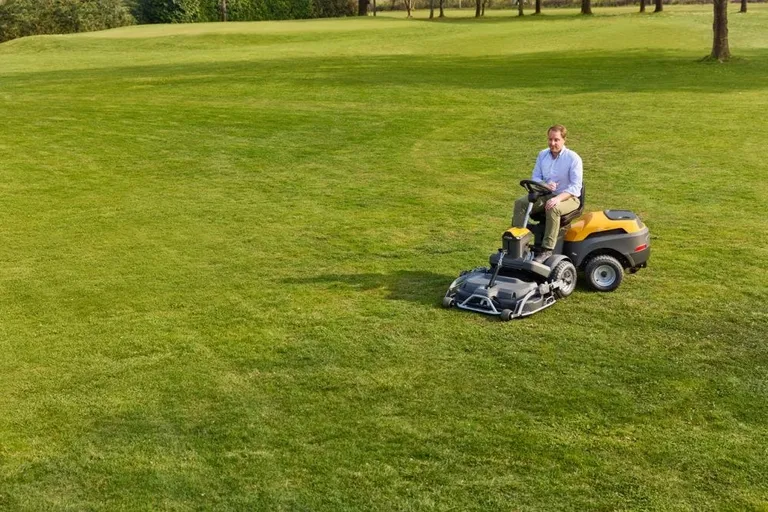 Sitteklipper, Stiga Park 500 WX