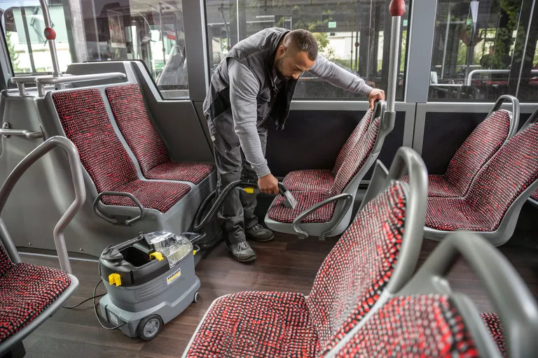 Tepperenser, Kärcher Puzzi 8/1 C med hånddyse