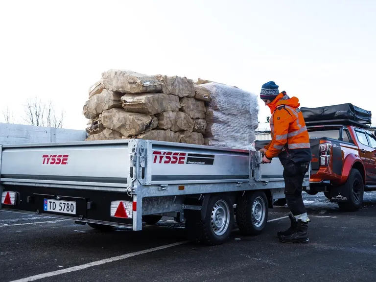 TYSSE XTREME 6827NF, Varehenger