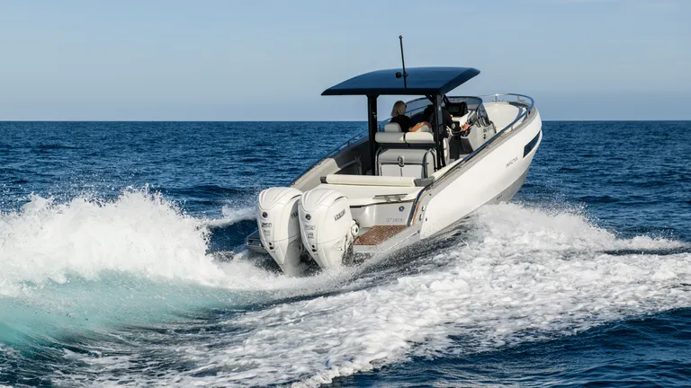 Båtmotor, Yamaha F250UCB