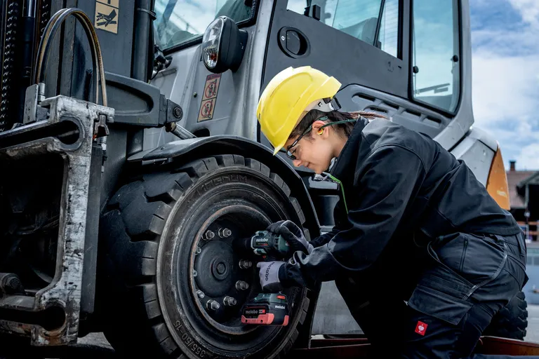 Metabo Muttertrekker Batteri SSW 18 LTX 800 BL Solo med Metabox 145l