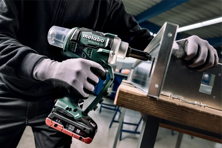 Metabo Popnaglepistol NP 18 LTX BL 5.0 inkl. 2x4Ah LiHD, ASC 55 Lader & Metabox 145L