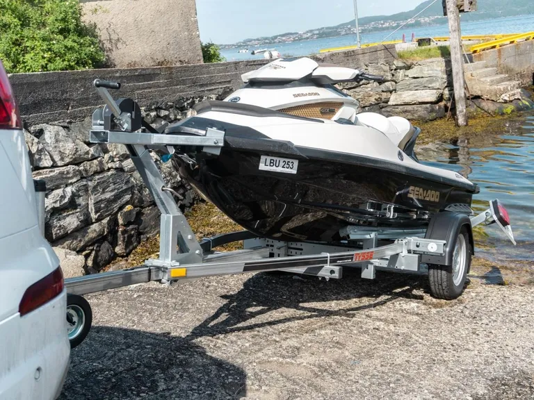 TYSSE 6018 (Vannscooter), 750 kg Båthenger